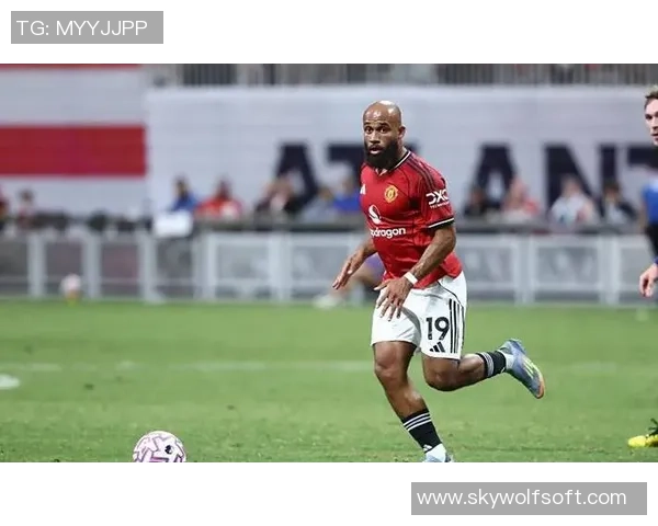 曼联引援见成效，姆伯莫成完美搭档，三叉戟崛起争冠有望